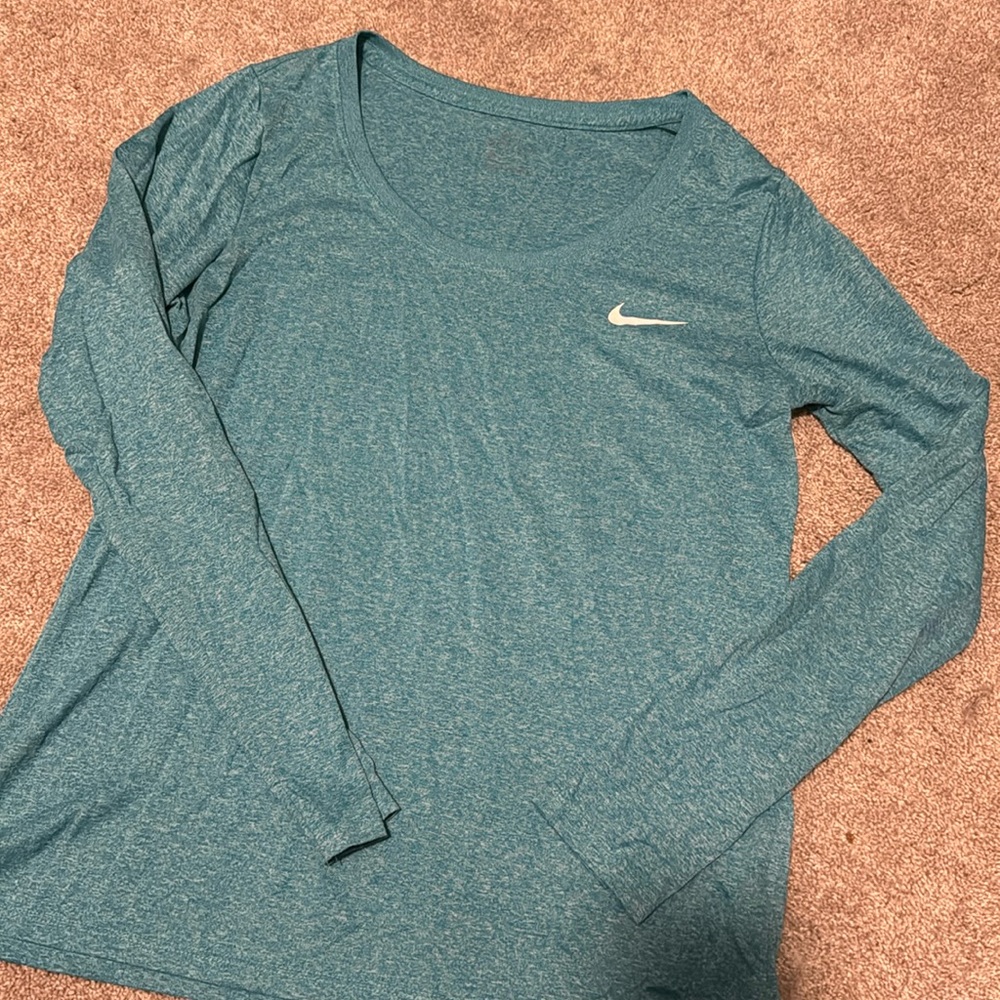 Nike medium dri-fit long sleeve shirt